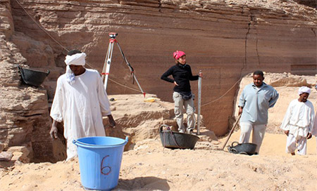 Descubren un muro en Qubbet el Hawa de alta importancia cultural